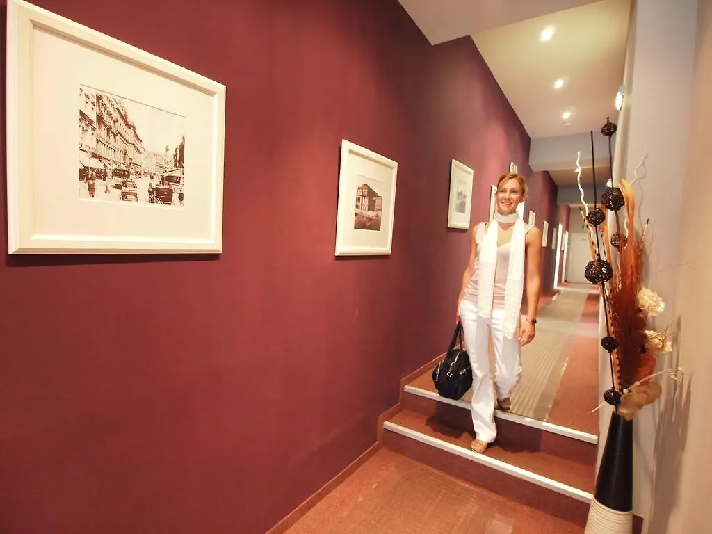 Hotel Pension De Lux Viena Austria